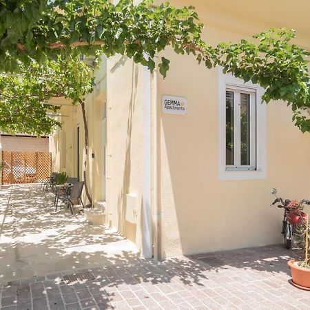 Gemma Apartments Palaiochora Bagian luar foto