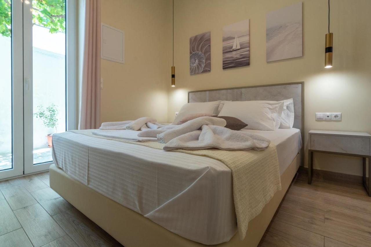 Gemma Apartments Palaiochora Bagian luar foto