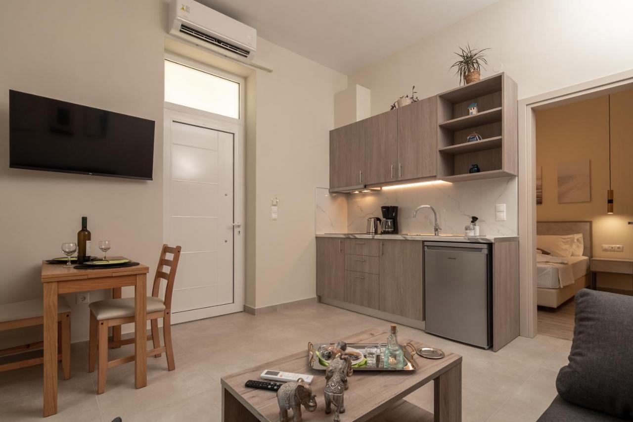 Gemma Apartments Palaiochora Bagian luar foto