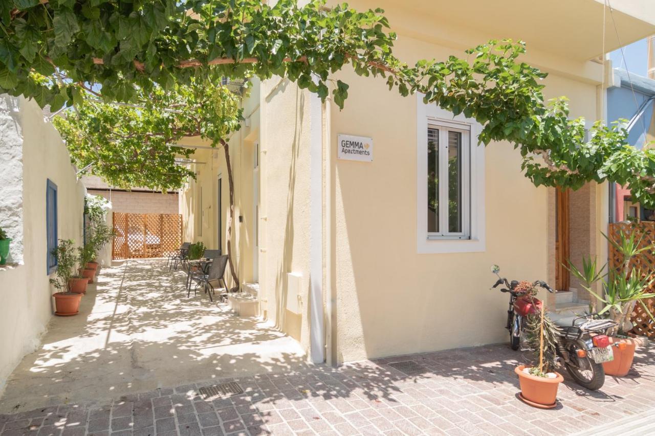 Gemma Apartments Palaiochora Bagian luar foto