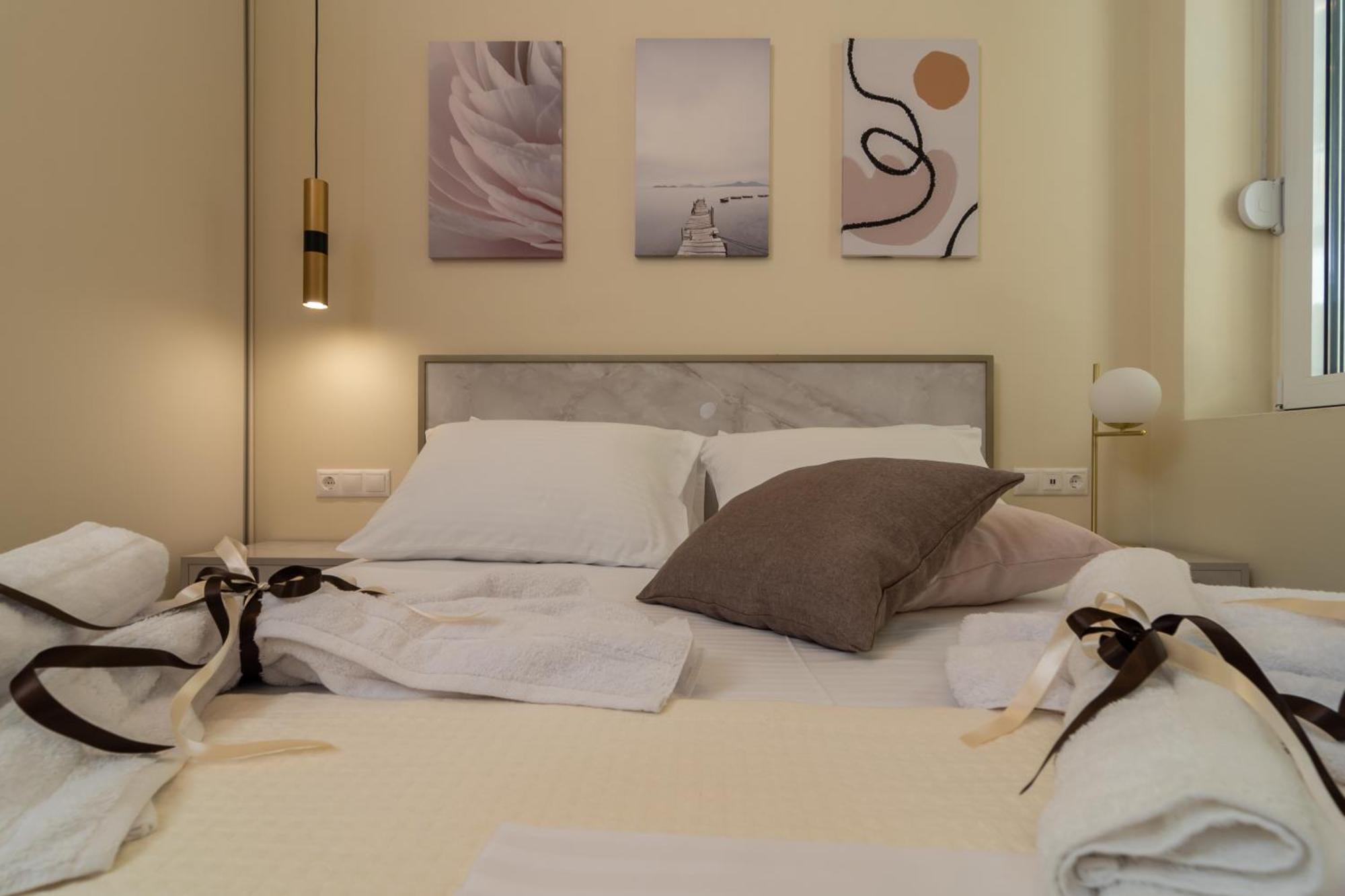 Gemma Apartments Palaiochora Bagian luar foto